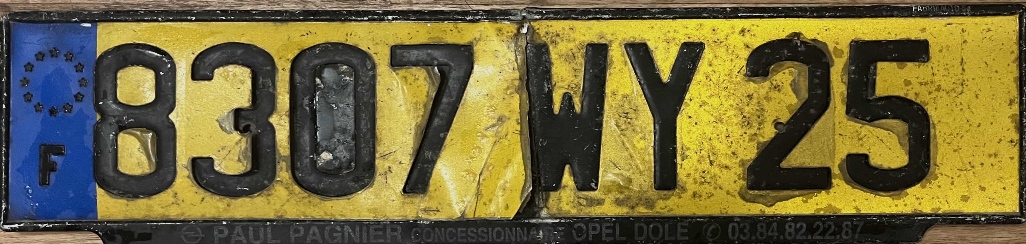 France license plate 8307 WY 25