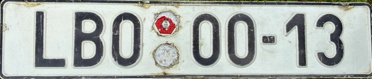 License plate LBO 00-13